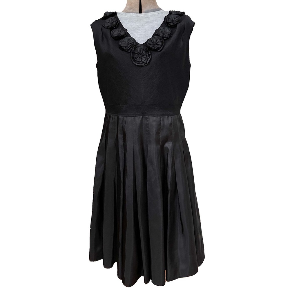 Jerry T Little Black Dress Sleeveless Midi Pleated Skirt V Neck With Flower